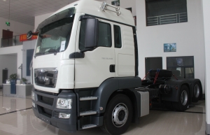 曼/Man TGS系列重卡 440馬力 6×2 牽引車(型號(hào):TGS28.440)