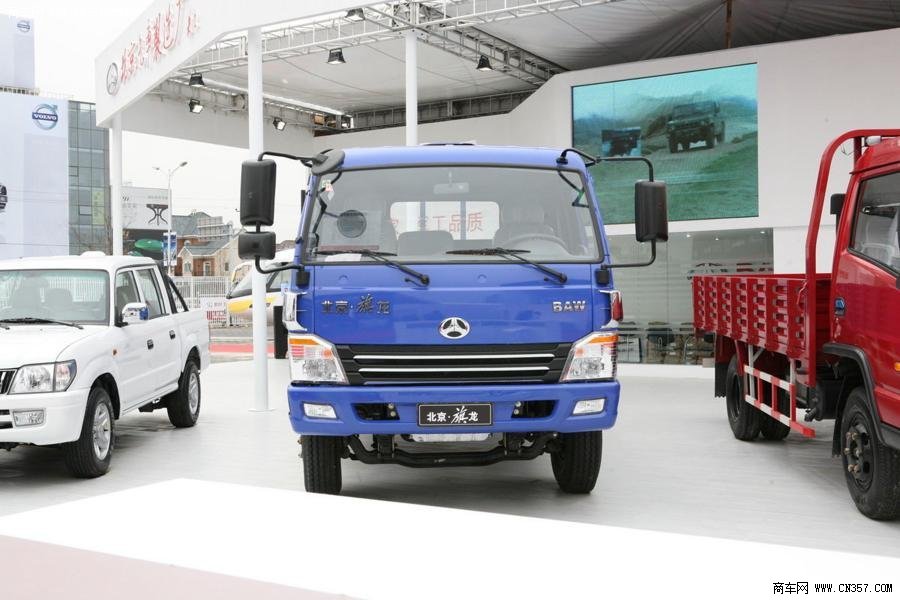 北京 旗龍中卡 136馬力 4×2 欄板載貨車(BJ1126PPU91)